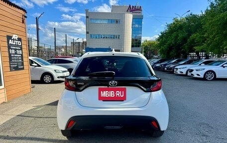 Toyota Yaris, 2021 год, 1 159 000 рублей, 3 фотография