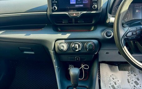 Toyota Yaris, 2021 год, 1 159 000 рублей, 10 фотография