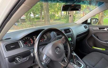 Volkswagen Jetta VI, 2012 год, 950 000 рублей, 6 фотография
