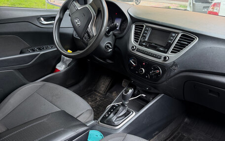 Hyundai Solaris II рестайлинг, 2021 год, 960 000 рублей, 5 фотография