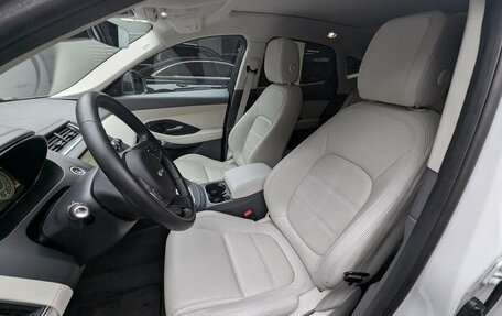 Jaguar E-Pace, 2020 год, 3 057 000 рублей, 10 фотография