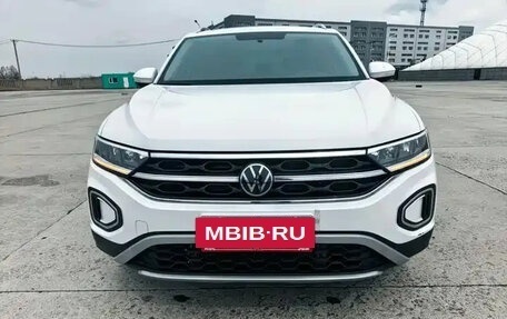 Volkswagen T-Roc I, 2024 год, 1 869 800 рублей, 2 фотография
