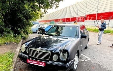 Mercedes-Benz E-Класс, 1999 год, 250 000 рублей, 2 фотография