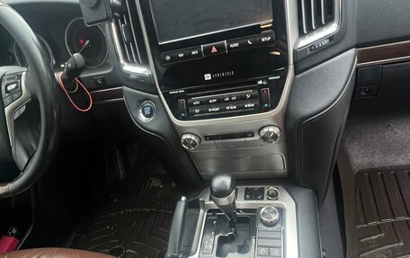 Toyota Land Cruiser 200, 2016 год, 4 000 000 рублей, 8 фотография
