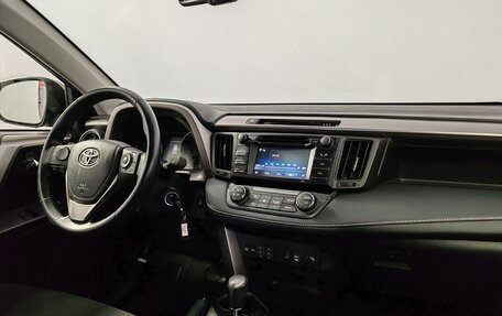 Toyota RAV4, 2016 год, 2 450 000 рублей, 10 фотография
