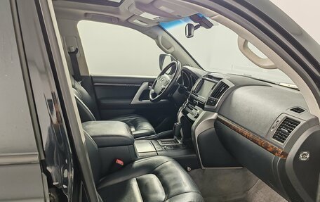 Toyota Land Cruiser 200, 2015 год, 4 599 000 рублей, 16 фотография