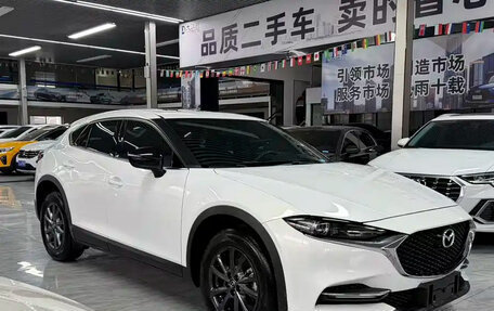 Mazda CX-4, 2023 год, 1 690 000 рублей, 2 фотография