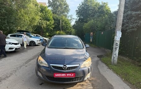 Opel Astra J, 2011 год, 600 000 рублей, 1 фотография