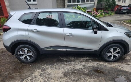 Renault Kaptur I рестайлинг, 2020 год, 1 700 000 рублей, 4 фотография