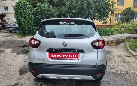 Renault Kaptur I рестайлинг, 2020 год, 1 700 000 рублей, 3 фотография