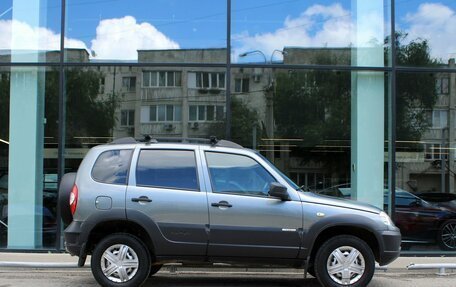 Chevrolet Niva I рестайлинг, 2017 год, 750 000 рублей, 4 фотография