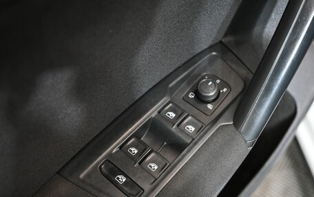 Volkswagen Tiguan II, 2021 год, 3 320 000 рублей, 15 фотография