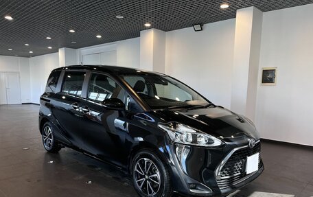Toyota Sienta II, 2022 год, 1 590 000 рублей, 1 фотография