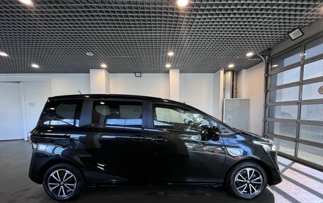 Toyota Sienta II, 2022 год, 1 590 000 рублей, 2 фотография