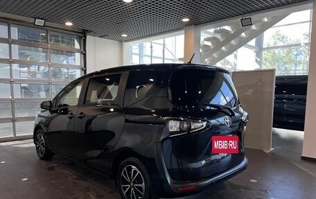 Toyota Sienta II, 2022 год, 1 590 000 рублей, 5 фотография