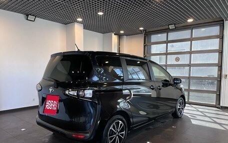 Toyota Sienta II, 2022 год, 1 590 000 рублей, 3 фотография