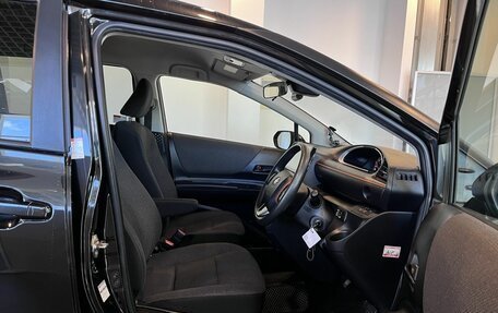Toyota Sienta II, 2022 год, 1 590 000 рублей, 23 фотография