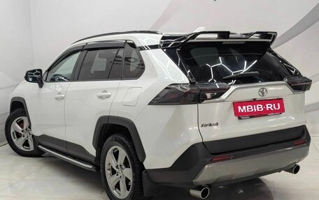 Toyota RAV4, 2021 год, 2 750 000 рублей, 8 фотография