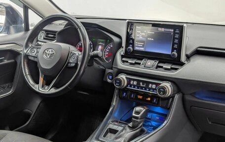Toyota RAV4, 2021 год, 2 750 000 рублей, 13 фотография
