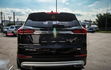 Geely Atlas, 2023 год, 1 780 000 рублей, 8 фотография