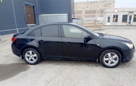 Chevrolet Cruze II, 2010 год, 580 000 рублей, 5 фотография