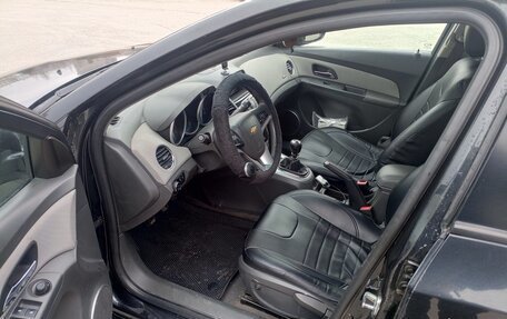 Chevrolet Cruze II, 2010 год, 580 000 рублей, 6 фотография