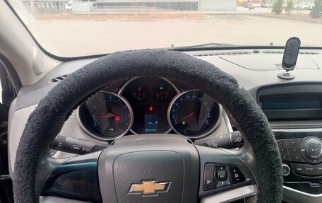 Chevrolet Cruze II, 2010 год, 580 000 рублей, 8 фотография