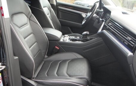 Volkswagen Touareg III, 2019 год, 4 550 000 рублей, 14 фотография