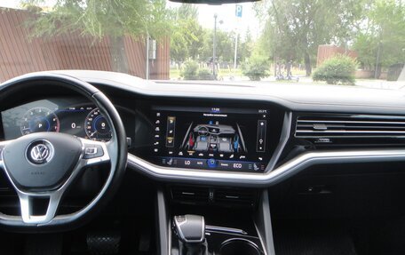 Volkswagen Touareg III, 2019 год, 4 550 000 рублей, 19 фотография