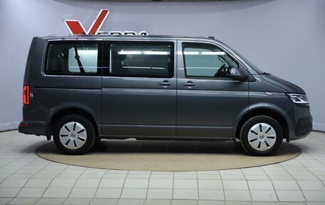 Volkswagen Caravelle T6 рестайлинг, 2021 год, 4 990 000 рублей, 4 фотография
