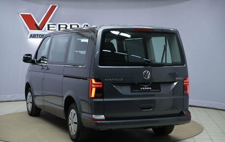 Volkswagen Caravelle T6 рестайлинг, 2021 год, 4 990 000 рублей, 7 фотография