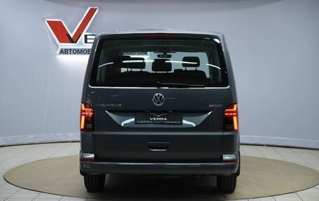 Volkswagen Caravelle T6 рестайлинг, 2021 год, 4 990 000 рублей, 6 фотография