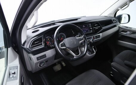 Volkswagen Caravelle T6 рестайлинг, 2021 год, 4 990 000 рублей, 9 фотография