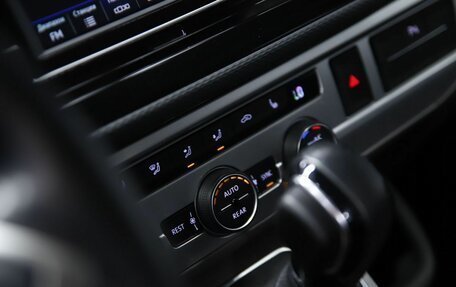Volkswagen Caravelle T6 рестайлинг, 2021 год, 4 990 000 рублей, 19 фотография