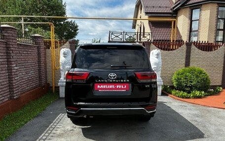 Toyota Land Cruiser, 2023 год, 13 000 000 рублей, 4 фотография