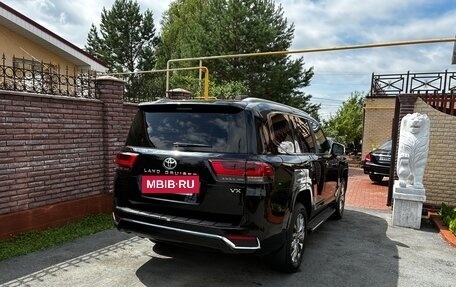 Toyota Land Cruiser, 2023 год, 13 000 000 рублей, 3 фотография