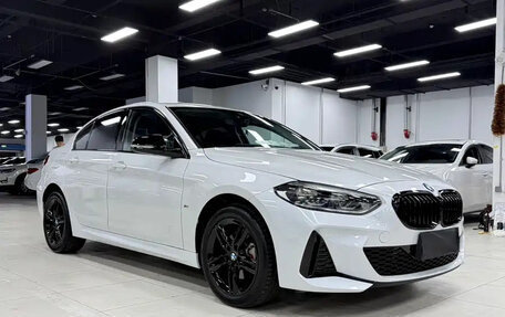 BMW 1 серия, 2023 год, 1 780 000 рублей, 4 фотография