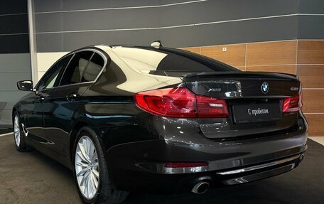 BMW 5 серия, 2018 год, 3 300 000 рублей, 2 фотография