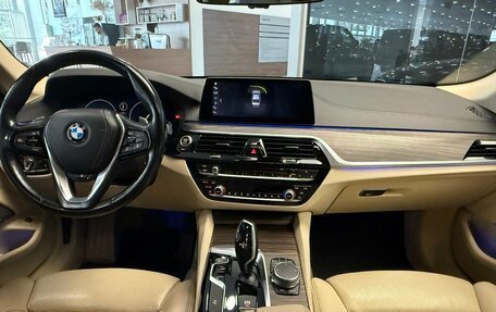 BMW 5 серия, 2018 год, 3 300 000 рублей, 11 фотография