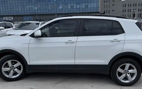 Volkswagen T-Cross I, 2022 год, 1 600 012 рублей, 10 фотография