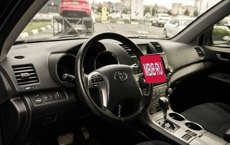 Toyota Highlander III, 2013 год, 1 740 000 рублей, 5 фотография