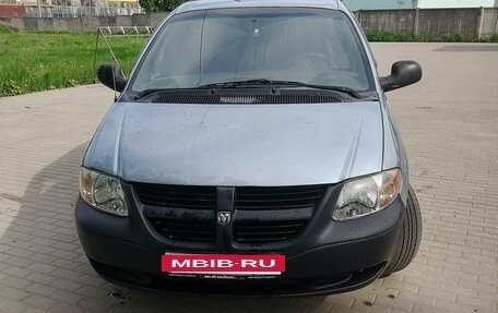 Dodge Caravan IV, 2004 год, 450 000 рублей, 2 фотография