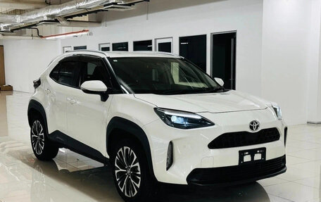 Toyota Yaris Cross, 2023 год, 1 490 000 рублей, 3 фотография
