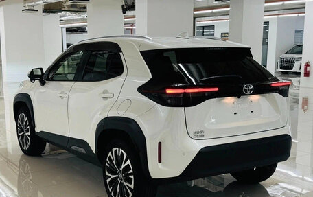 Toyota Yaris Cross, 2023 год, 1 490 000 рублей, 4 фотография