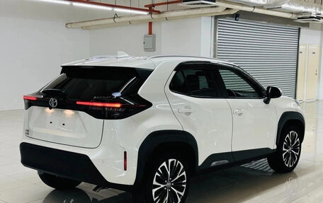 Toyota Yaris Cross, 2023 год, 1 490 000 рублей, 6 фотография