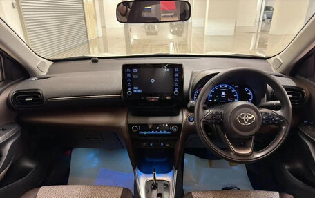 Toyota Yaris Cross, 2023 год, 1 490 000 рублей, 12 фотография