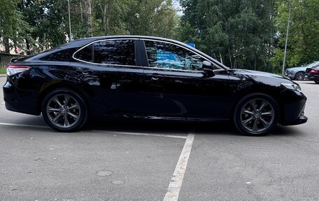 Toyota Camry, 2019 год, 2 400 000 рублей, 5 фотография