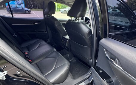 Toyota Camry, 2019 год, 2 400 000 рублей, 13 фотография
