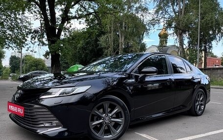 Toyota Camry, 2019 год, 2 400 000 рублей, 2 фотография