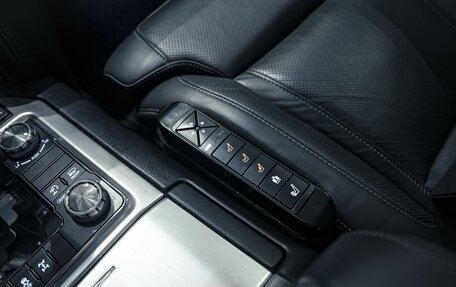 Toyota Land Cruiser 200, 2016 год, 7 490 000 рублей, 17 фотография